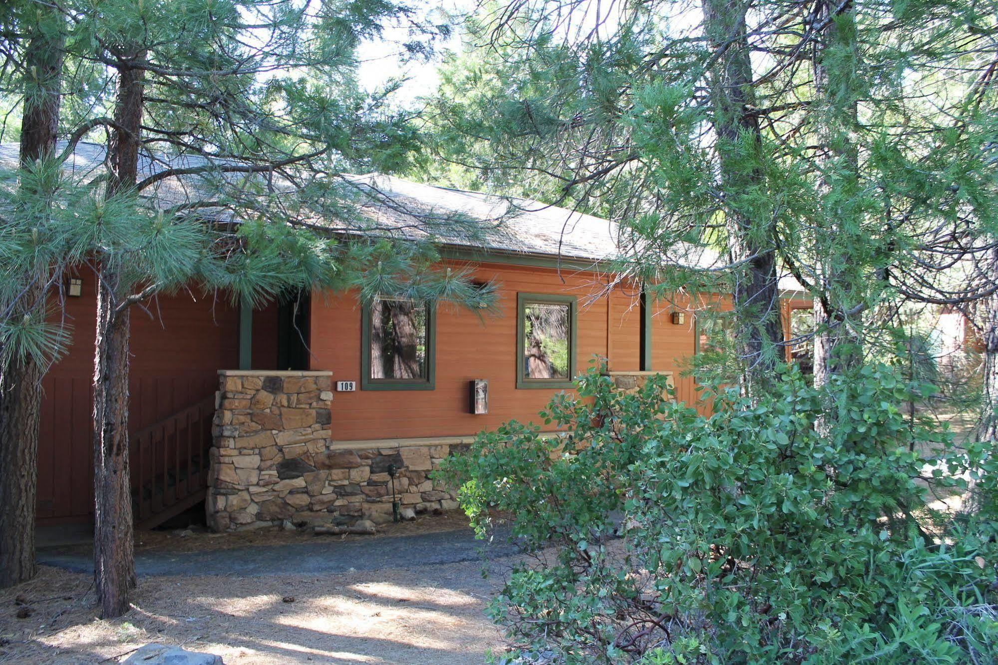 Premium One-Bedroom Chalet Lake View,689802459:JPEG